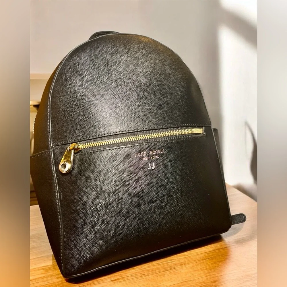 Henri Bendel Soho Black Leather Backpack Purse Gold Hardware  display picture 3